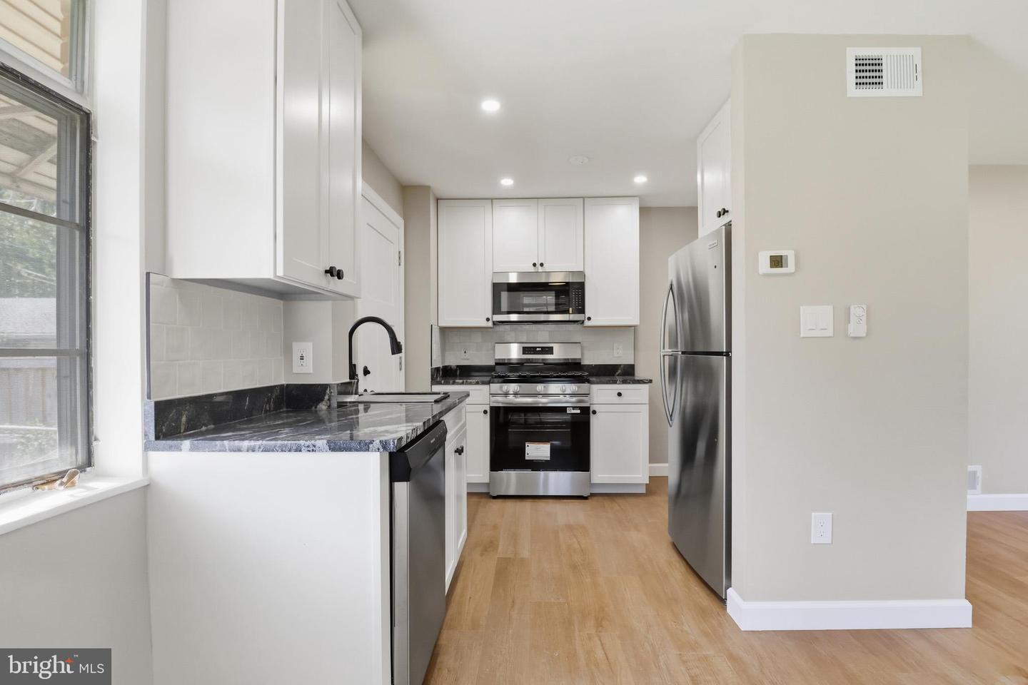 2101 ARLINGTON TER, ALEXANDRIA, Virginia 22303, 2 Bedrooms Bedrooms, ,1 BathroomBathrooms,Residential,For sale,2101 ARLINGTON TER,VAFX2274244 MLS # VAFX2274244