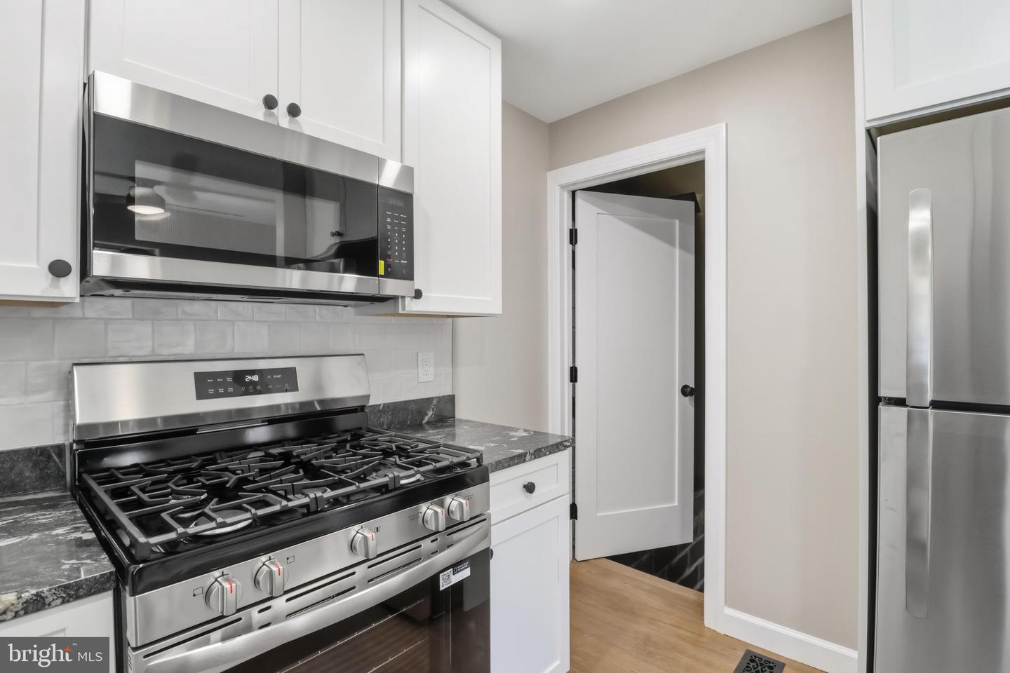 2101 ARLINGTON TER, ALEXANDRIA, Virginia 22303, 2 Bedrooms Bedrooms, ,1 BathroomBathrooms,Residential,For sale,2101 ARLINGTON TER,VAFX2274244 MLS # VAFX2274244