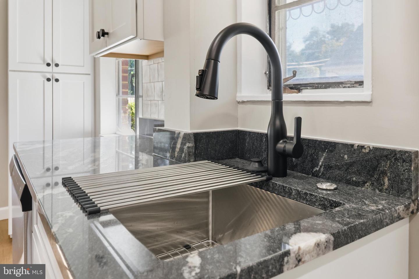 2101 ARLINGTON TER, ALEXANDRIA, Virginia 22303, 2 Bedrooms Bedrooms, ,1 BathroomBathrooms,Residential,For sale,2101 ARLINGTON TER,VAFX2274244 MLS # VAFX2274244
