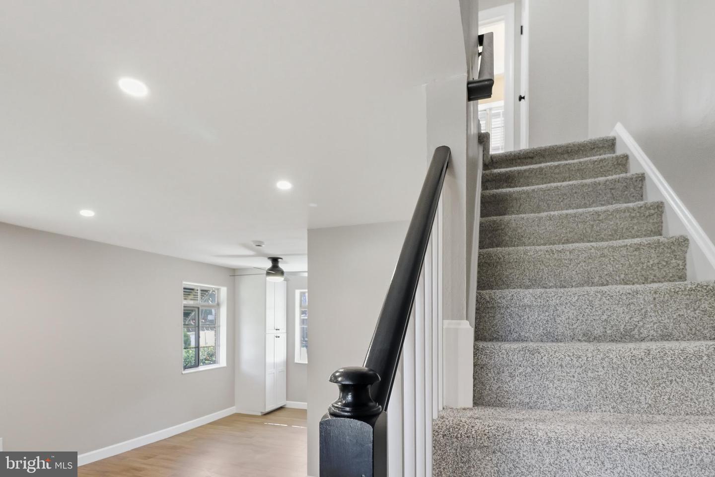 2101 ARLINGTON TER, ALEXANDRIA, Virginia 22303, 2 Bedrooms Bedrooms, ,1 BathroomBathrooms,Residential,For sale,2101 ARLINGTON TER,VAFX2274244 MLS # VAFX2274244