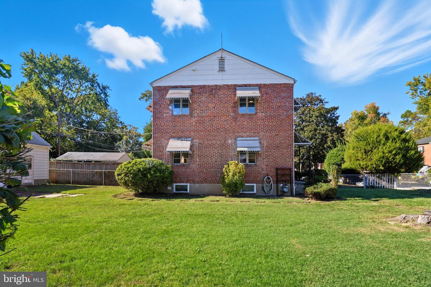 2101 ARLINGTON TER, ALEXANDRIA, Virginia 22303, 2 Bedrooms Bedrooms, ,1 BathroomBathrooms,Residential,For sale,2101 ARLINGTON TER,VAFX2274244 MLS # VAFX2274244
