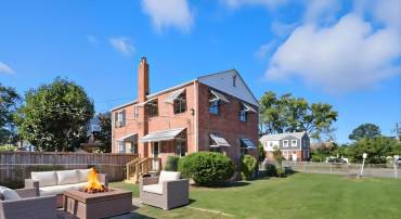 2101 ARLINGTON TER, ALEXANDRIA, Virginia 22303, 2 Bedrooms Bedrooms, ,1 BathroomBathrooms,Residential,For sale,2101 ARLINGTON TER,VAFX2274244 MLS # VAFX2274244