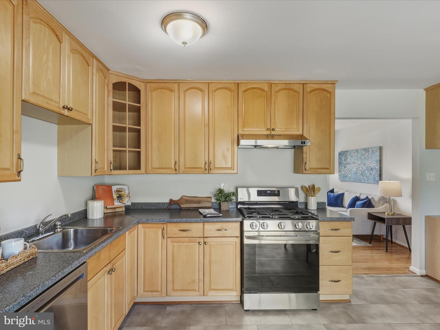13203 HAMPSHIRE CT, WOODBRIDGE, Virginia 22193, 3 Bedrooms Bedrooms, ,1 BathroomBathrooms,Residential,For sale,13203 HAMPSHIRE CT,VAPW2106020 MLS # VAPW2106020