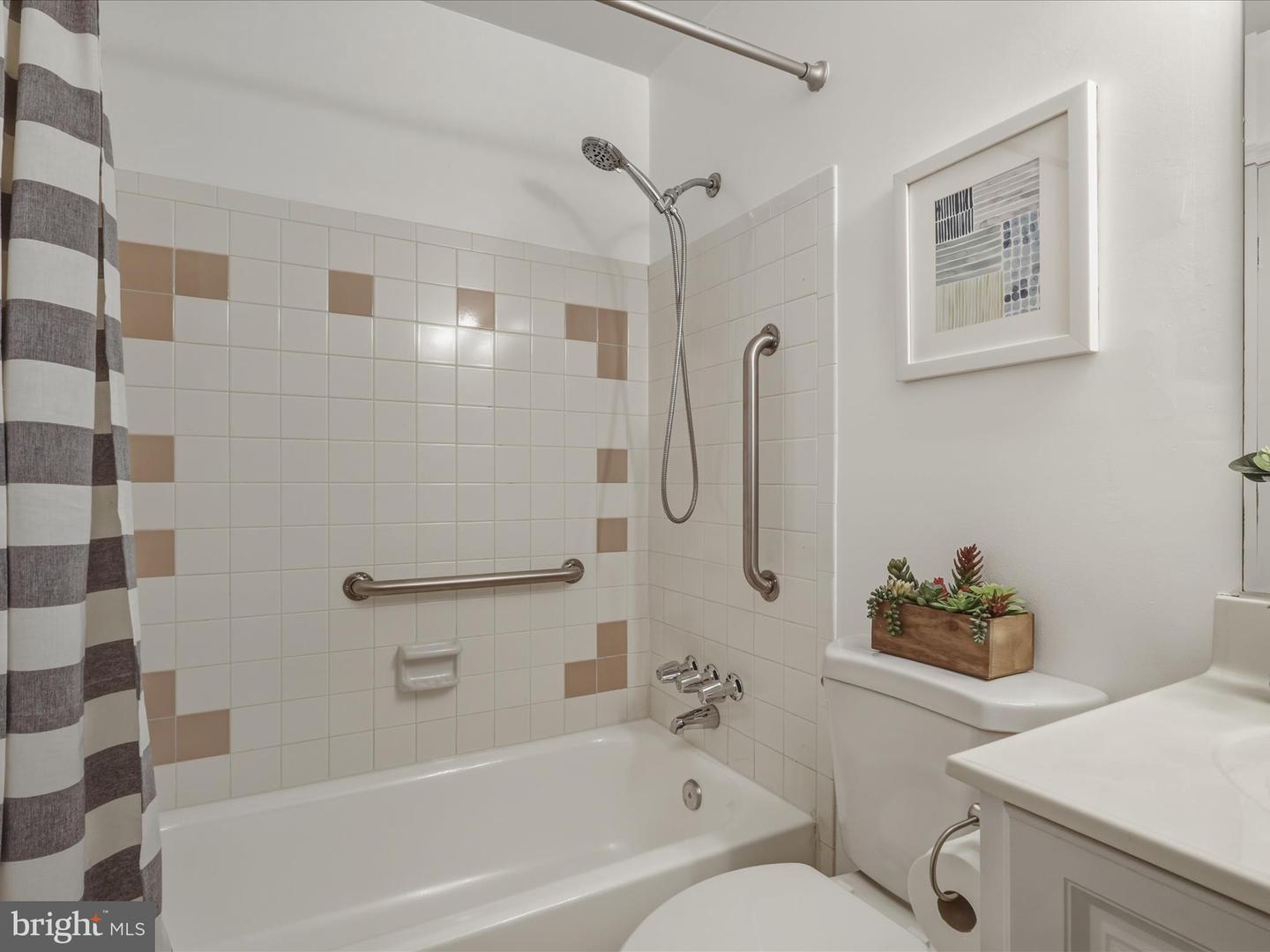 13203 HAMPSHIRE CT, WOODBRIDGE, Virginia 22193, 3 Bedrooms Bedrooms, ,1 BathroomBathrooms,Residential,For sale,13203 HAMPSHIRE CT,VAPW2106020 MLS # VAPW2106020