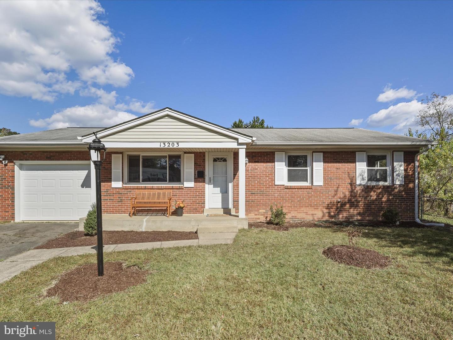 13203 HAMPSHIRE CT, WOODBRIDGE, Virginia 22193, 3 Bedrooms Bedrooms, ,1 BathroomBathrooms,Residential,For sale,13203 HAMPSHIRE CT,VAPW2106020 MLS # VAPW2106020