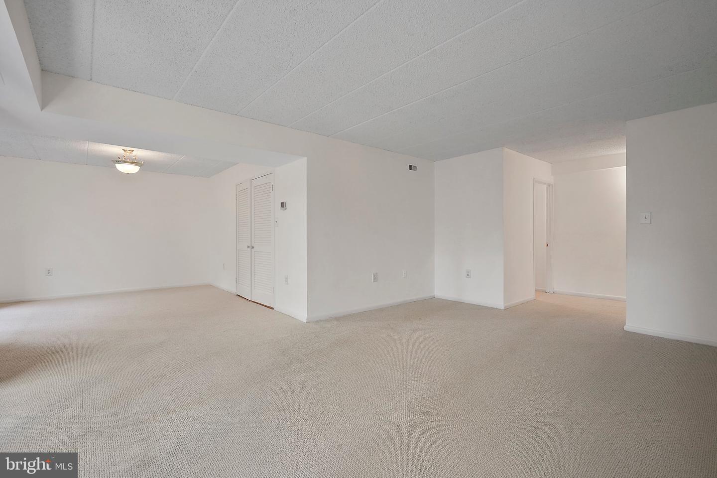 5160 MARIS AVE #201, ALEXANDRIA, Virginia 22304, 2 Bedrooms Bedrooms, 8 Rooms Rooms,2 BathroomsBathrooms,Residential,For sale,5160 MARIS AVE #201,VAAX2050890 MLS # VAAX2050890