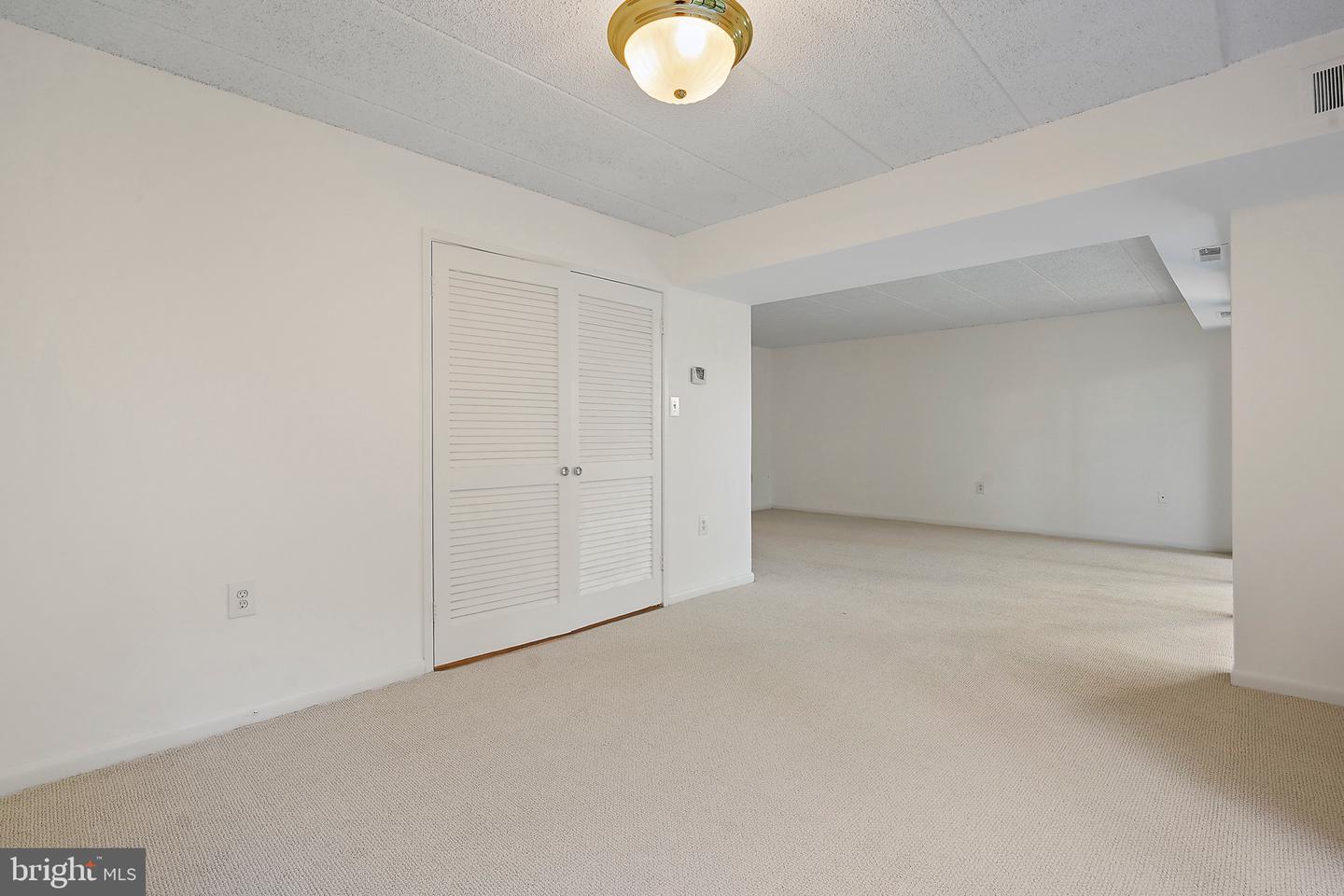 5160 MARIS AVE #201, ALEXANDRIA, Virginia 22304, 2 Bedrooms Bedrooms, 8 Rooms Rooms,2 BathroomsBathrooms,Residential,For sale,5160 MARIS AVE #201,VAAX2050890 MLS # VAAX2050890