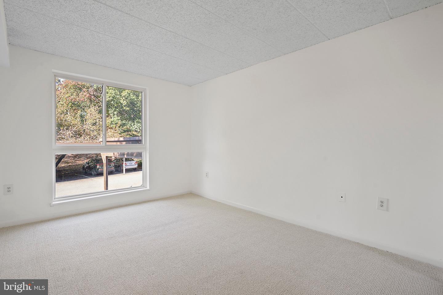 5160 MARIS AVE #201, ALEXANDRIA, Virginia 22304, 2 Bedrooms Bedrooms, 8 Rooms Rooms,2 BathroomsBathrooms,Residential,For sale,5160 MARIS AVE #201,VAAX2050890 MLS # VAAX2050890