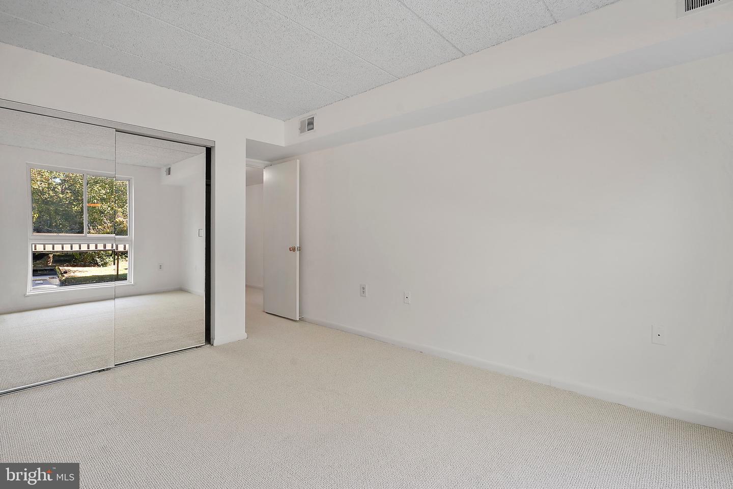 5160 MARIS AVE #201, ALEXANDRIA, Virginia 22304, 2 Bedrooms Bedrooms, 8 Rooms Rooms,2 BathroomsBathrooms,Residential,For sale,5160 MARIS AVE #201,VAAX2050890 MLS # VAAX2050890