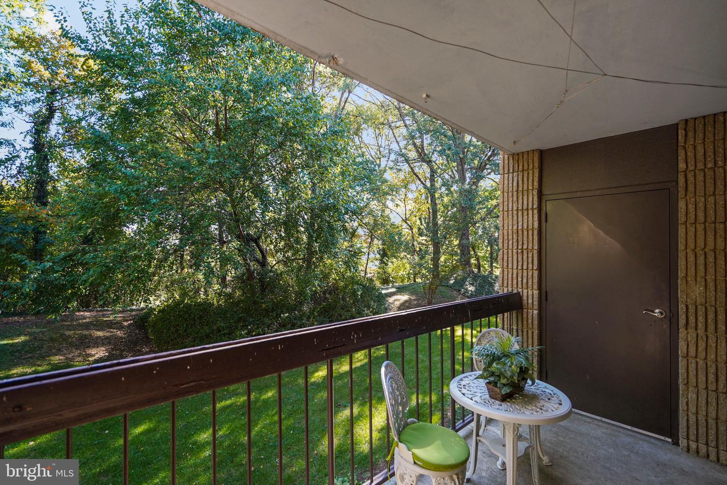5160 MARIS AVE #201, ALEXANDRIA, Virginia 22304, 2 Bedrooms Bedrooms, 8 Rooms Rooms,2 BathroomsBathrooms,Residential,For sale,5160 MARIS AVE #201,VAAX2050890 MLS # VAAX2050890