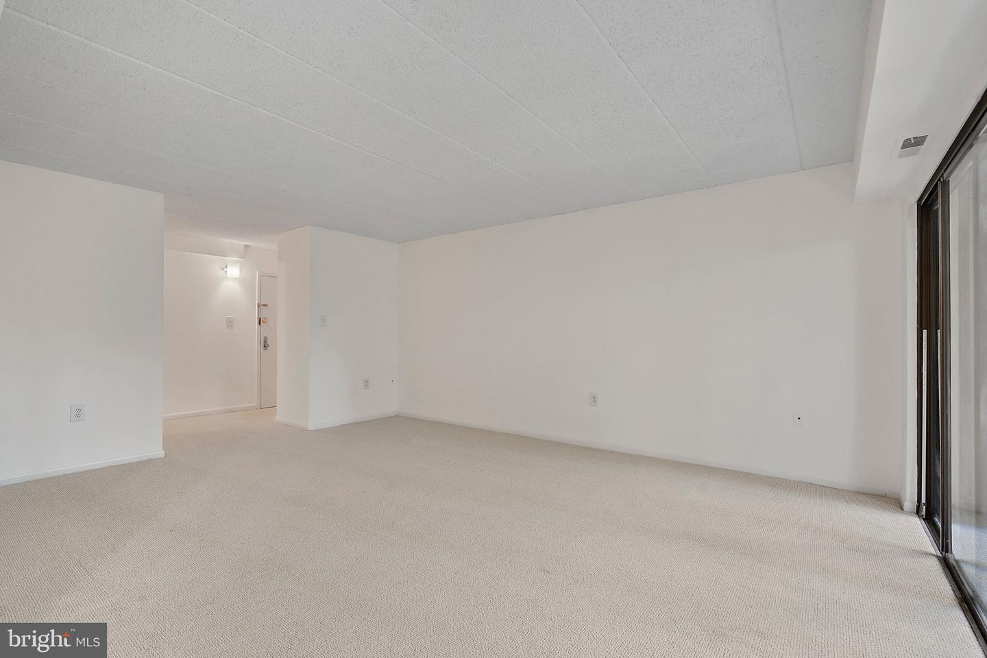 5160 MARIS AVE #201, ALEXANDRIA, Virginia 22304, 2 Bedrooms Bedrooms, 8 Rooms Rooms,2 BathroomsBathrooms,Residential,For sale,5160 MARIS AVE #201,VAAX2050890 MLS # VAAX2050890