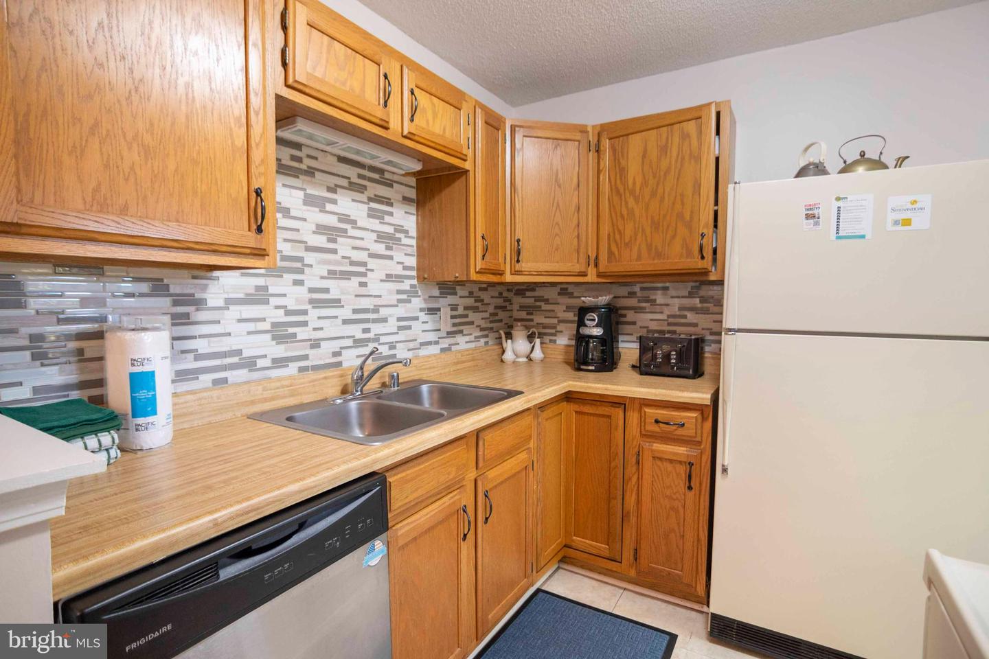 547-B KING ST #17B, BASYE, Virginia 22810, 4 Bedrooms Bedrooms, 7 Rooms Rooms,4 BathroomsBathrooms,Residential,For sale,547-B KING ST #17B,VASH2012832 MLS # VASH2012832