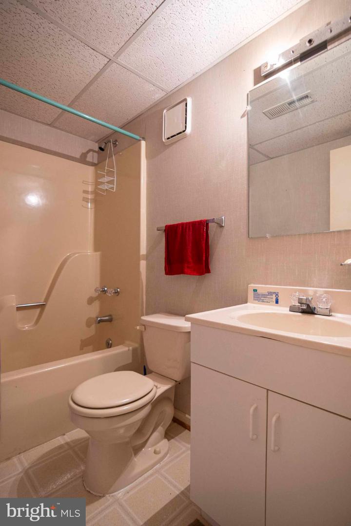 547-B KING ST #17B, BASYE, Virginia 22810, 4 Bedrooms Bedrooms, 7 Rooms Rooms,4 BathroomsBathrooms,Residential,For sale,547-B KING ST #17B,VASH2012832 MLS # VASH2012832