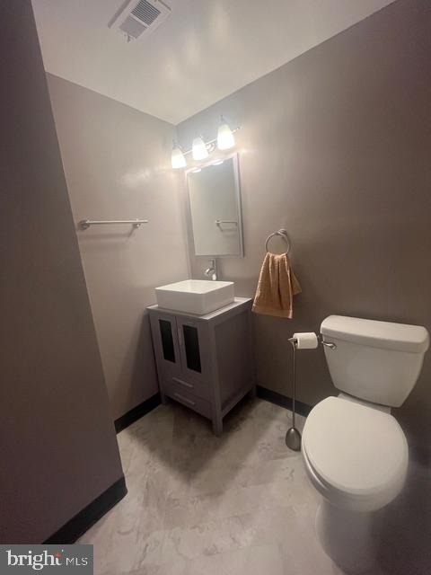 5340 HOLMES RUN PKWY #405, ALEXANDRIA, Virginia 22304, 3 Bedrooms Bedrooms, ,2 BathroomsBathrooms,Residential,For sale,5340 HOLMES RUN PKWY #405,VAAX2051126 MLS # VAAX2051126