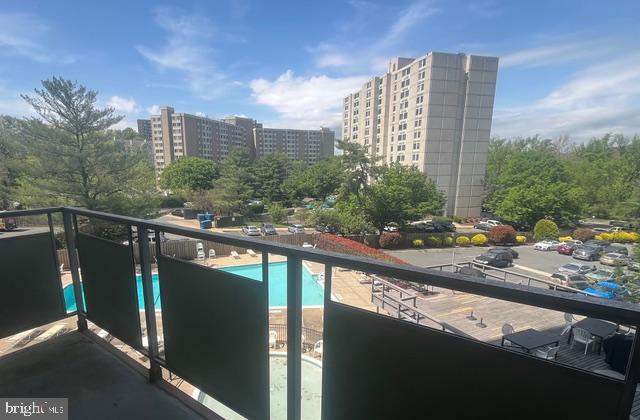 5340 HOLMES RUN PKWY #405, ALEXANDRIA, Virginia 22304, 3 Bedrooms Bedrooms, ,2 BathroomsBathrooms,Residential,For sale,5340 HOLMES RUN PKWY #405,VAAX2051126 MLS # VAAX2051126