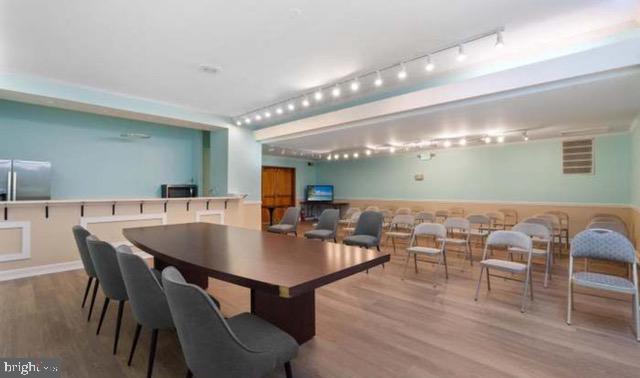 5340 HOLMES RUN PKWY #405, ALEXANDRIA, Virginia 22304, 3 Bedrooms Bedrooms, ,2 BathroomsBathrooms,Residential,For sale,5340 HOLMES RUN PKWY #405,VAAX2051126 MLS # VAAX2051126