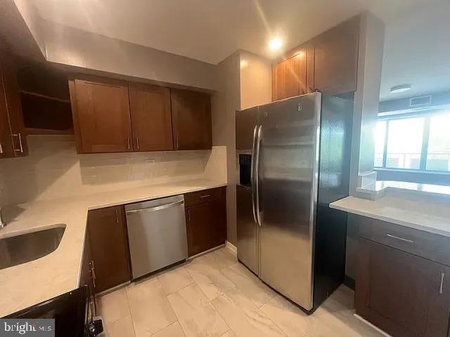 5340 HOLMES RUN PKWY #405, ALEXANDRIA, Virginia 22304, 3 Bedrooms Bedrooms, ,2 BathroomsBathrooms,Residential,For sale,5340 HOLMES RUN PKWY #405,VAAX2051126 MLS # VAAX2051126