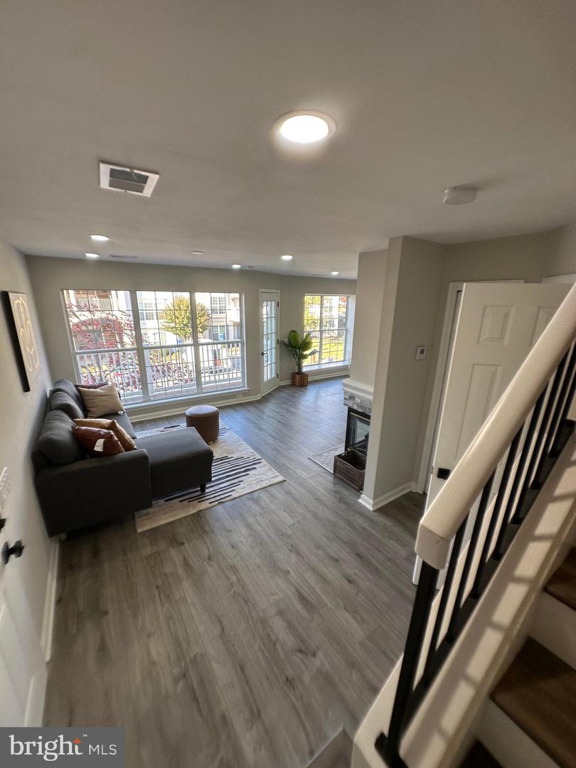8205 CROSSBROOK CT #201, LORTON, Virginia 22079, 2 Bedrooms Bedrooms, ,1 BathroomBathrooms,Residential,For sale,8205 CROSSBROOK CT #201,VAFX2275818 MLS # VAFX2275818