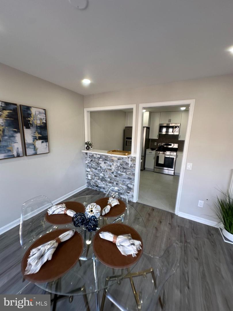 8205 CROSSBROOK CT #201, LORTON, Virginia 22079, 2 Bedrooms Bedrooms, ,1 BathroomBathrooms,Residential,For sale,8205 CROSSBROOK CT #201,VAFX2275818 MLS # VAFX2275818