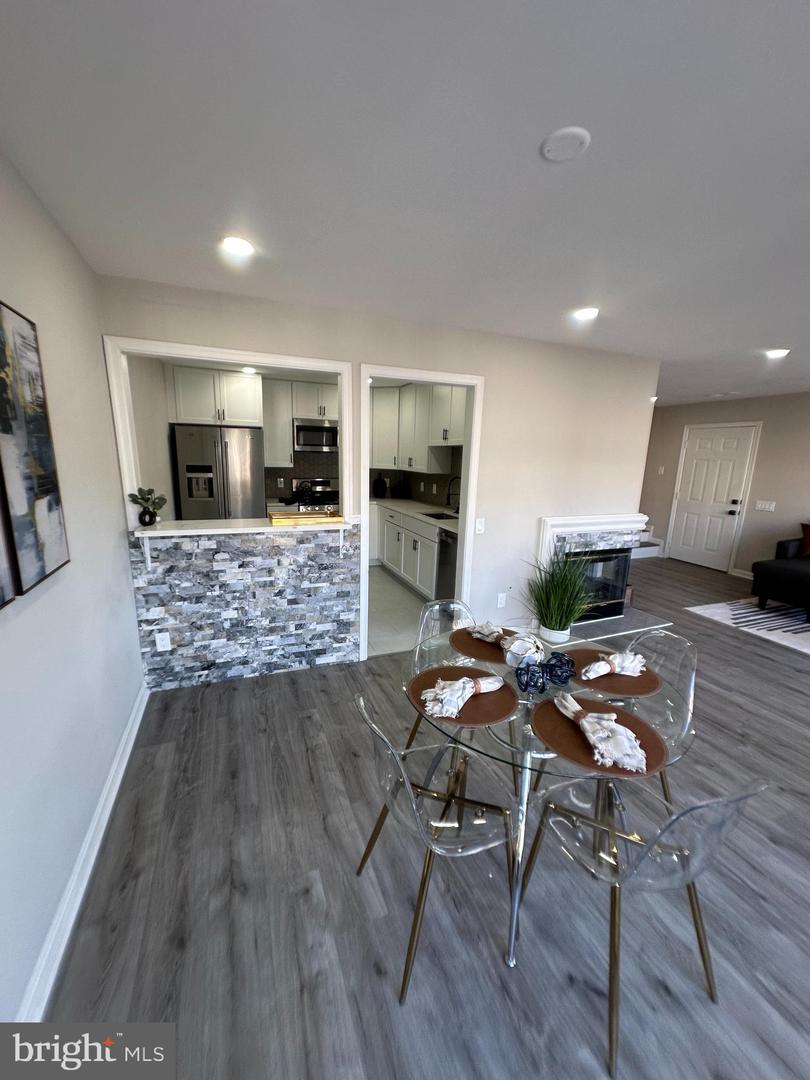 8205 CROSSBROOK CT #201, LORTON, Virginia 22079, 2 Bedrooms Bedrooms, ,1 BathroomBathrooms,Residential,For sale,8205 CROSSBROOK CT #201,VAFX2275818 MLS # VAFX2275818