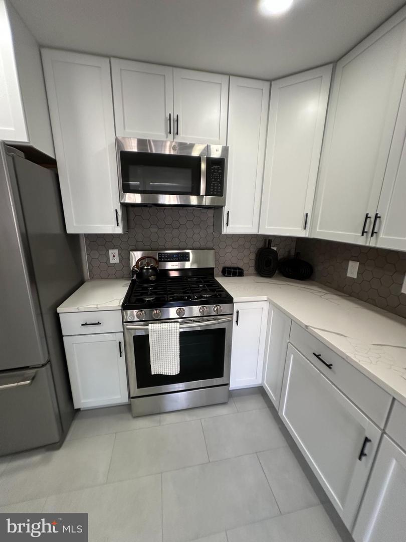 8205 CROSSBROOK CT #201, LORTON, Virginia 22079, 2 Bedrooms Bedrooms, ,1 BathroomBathrooms,Residential,For sale,8205 CROSSBROOK CT #201,VAFX2275818 MLS # VAFX2275818