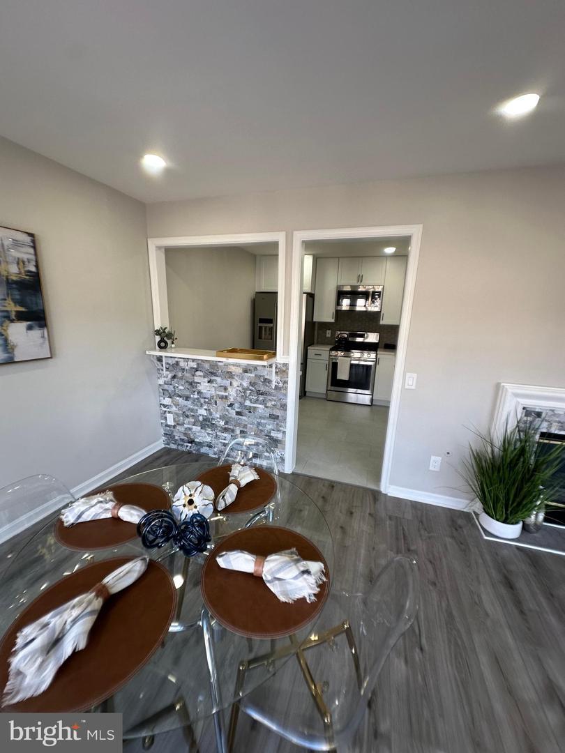 8205 CROSSBROOK CT #201, LORTON, Virginia 22079, 2 Bedrooms Bedrooms, ,1 BathroomBathrooms,Residential,For sale,8205 CROSSBROOK CT #201,VAFX2275818 MLS # VAFX2275818