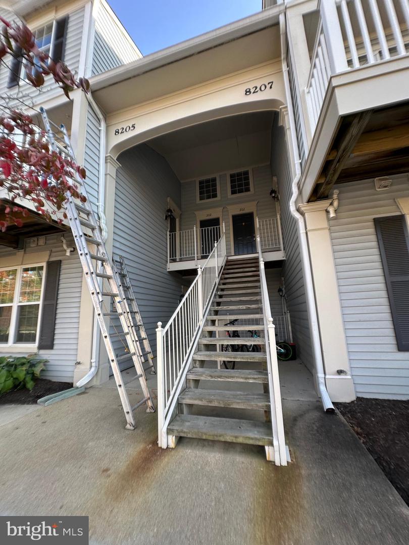8205 CROSSBROOK CT #201, LORTON, Virginia 22079, 2 Bedrooms Bedrooms, ,1 BathroomBathrooms,Residential,For sale,8205 CROSSBROOK CT #201,VAFX2275818 MLS # VAFX2275818