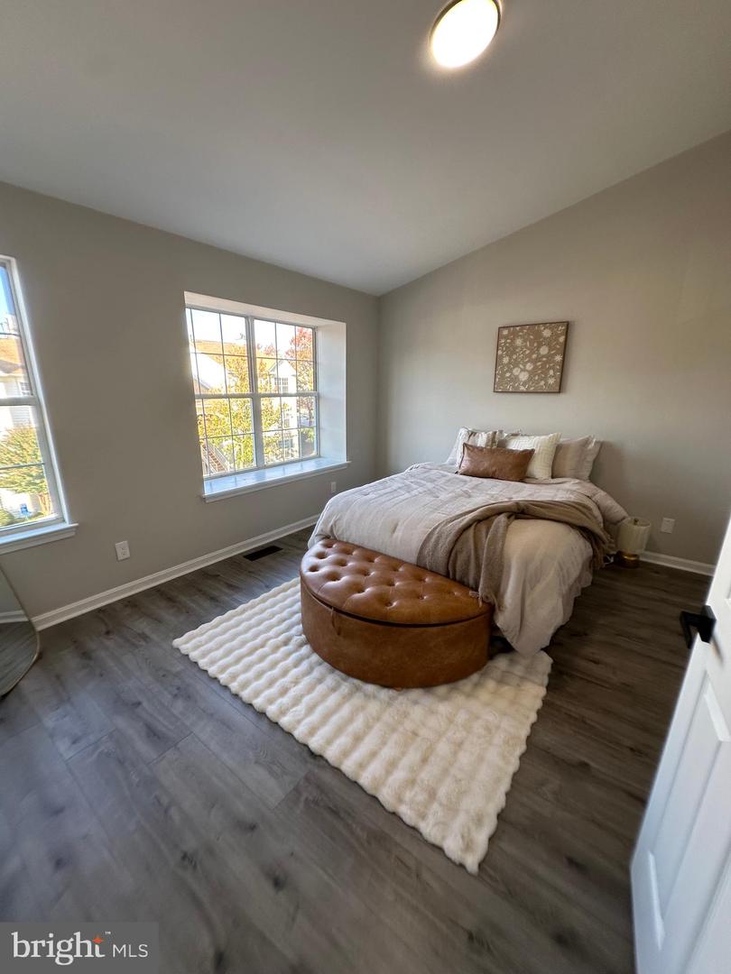 8205 CROSSBROOK CT #201, LORTON, Virginia 22079, 2 Bedrooms Bedrooms, ,1 BathroomBathrooms,Residential,For sale,8205 CROSSBROOK CT #201,VAFX2275818 MLS # VAFX2275818