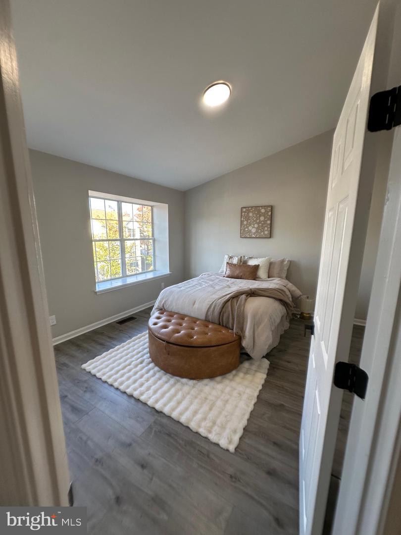 8205 CROSSBROOK CT #201, LORTON, Virginia 22079, 2 Bedrooms Bedrooms, ,1 BathroomBathrooms,Residential,For sale,8205 CROSSBROOK CT #201,VAFX2275818 MLS # VAFX2275818