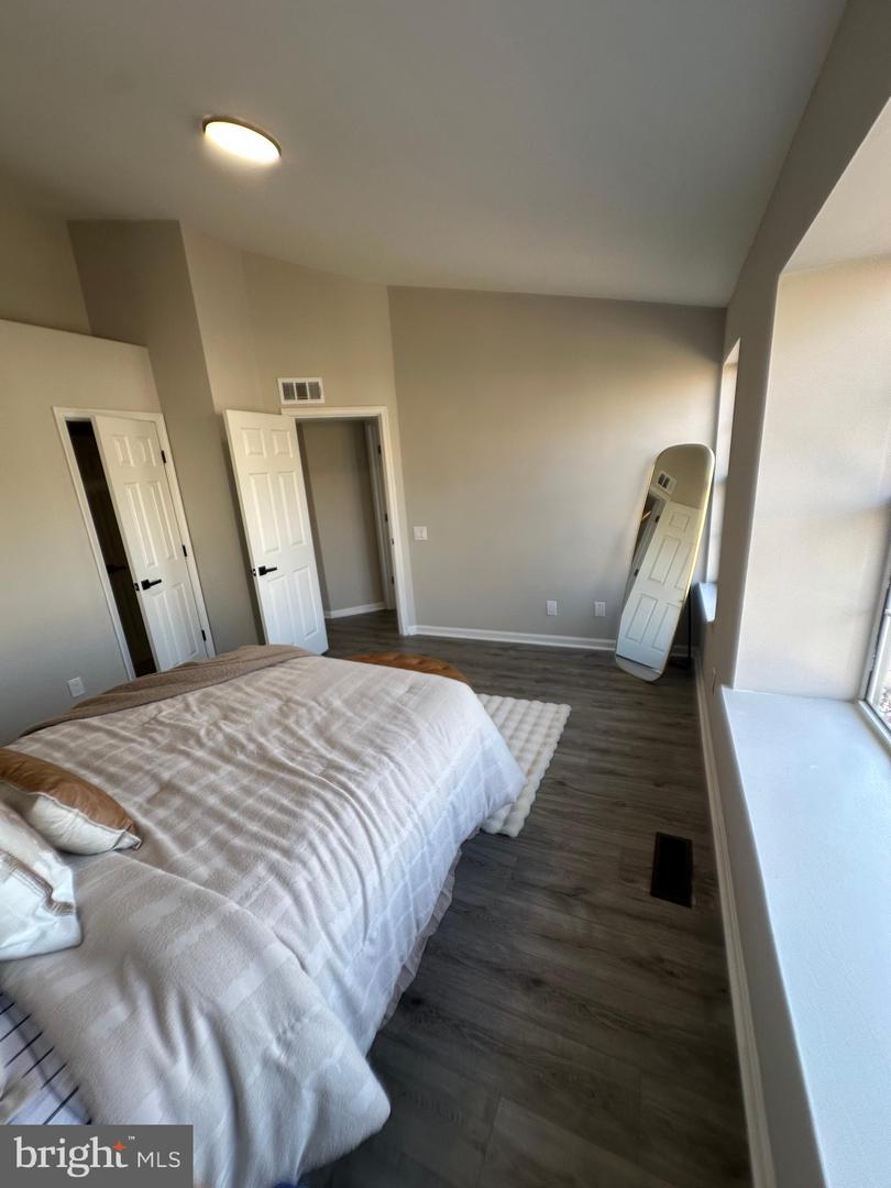 8205 CROSSBROOK CT #201, LORTON, Virginia 22079, 2 Bedrooms Bedrooms, ,1 BathroomBathrooms,Residential,For sale,8205 CROSSBROOK CT #201,VAFX2275818 MLS # VAFX2275818