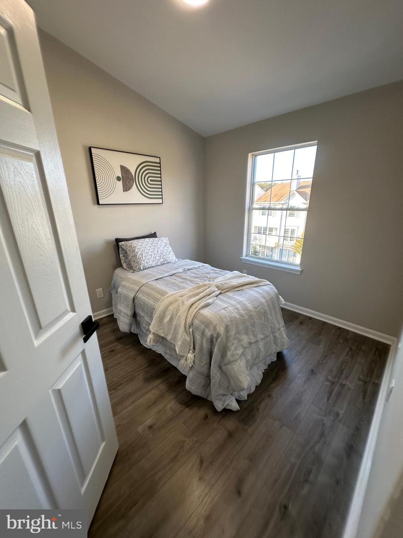 8205 CROSSBROOK CT #201, LORTON, Virginia 22079, 2 Bedrooms Bedrooms, ,1 BathroomBathrooms,Residential,For sale,8205 CROSSBROOK CT #201,VAFX2275818 MLS # VAFX2275818