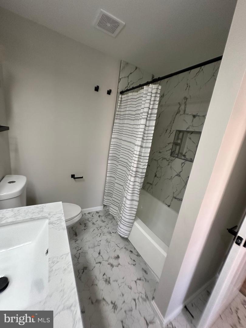 8205 CROSSBROOK CT #201, LORTON, Virginia 22079, 2 Bedrooms Bedrooms, ,1 BathroomBathrooms,Residential,For sale,8205 CROSSBROOK CT #201,VAFX2275818 MLS # VAFX2275818