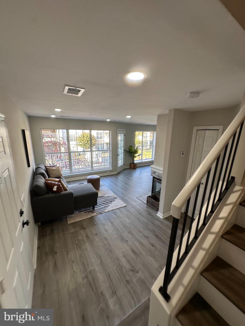8205 CROSSBROOK CT #201, LORTON, Virginia 22079, 2 Bedrooms Bedrooms, ,1 BathroomBathrooms,Residential,For sale,8205 CROSSBROOK CT #201,VAFX2275818 MLS # VAFX2275818