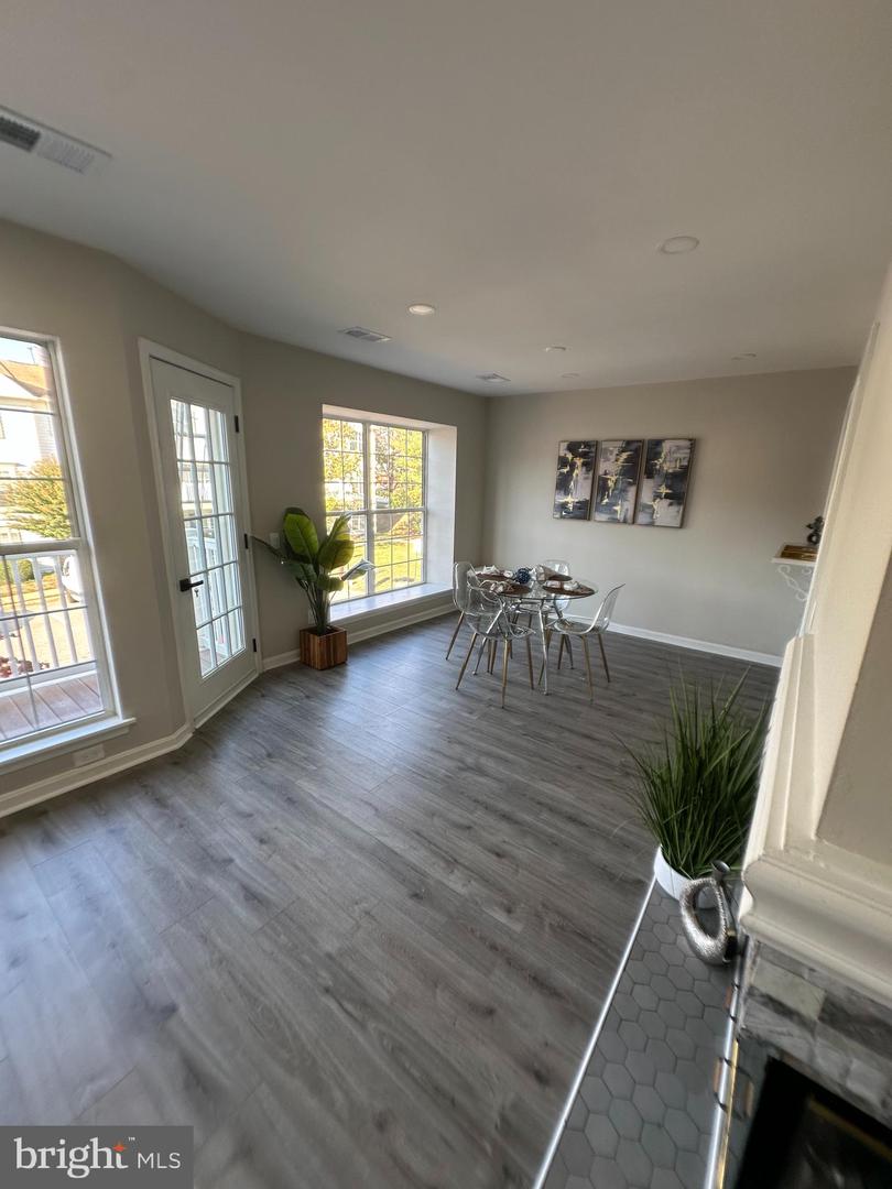 8205 CROSSBROOK CT #201, LORTON, Virginia 22079, 2 Bedrooms Bedrooms, ,1 BathroomBathrooms,Residential,For sale,8205 CROSSBROOK CT #201,VAFX2275818 MLS # VAFX2275818