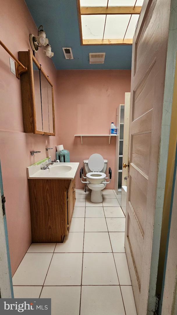 5723 13TH ST NW, WASHINGTON, District Of Columbia 20011, 4 Bedrooms Bedrooms, ,1 BathroomBathrooms,Residential,For sale,5723 13TH ST NW,DCDC2177006 MLS # DCDC2177006