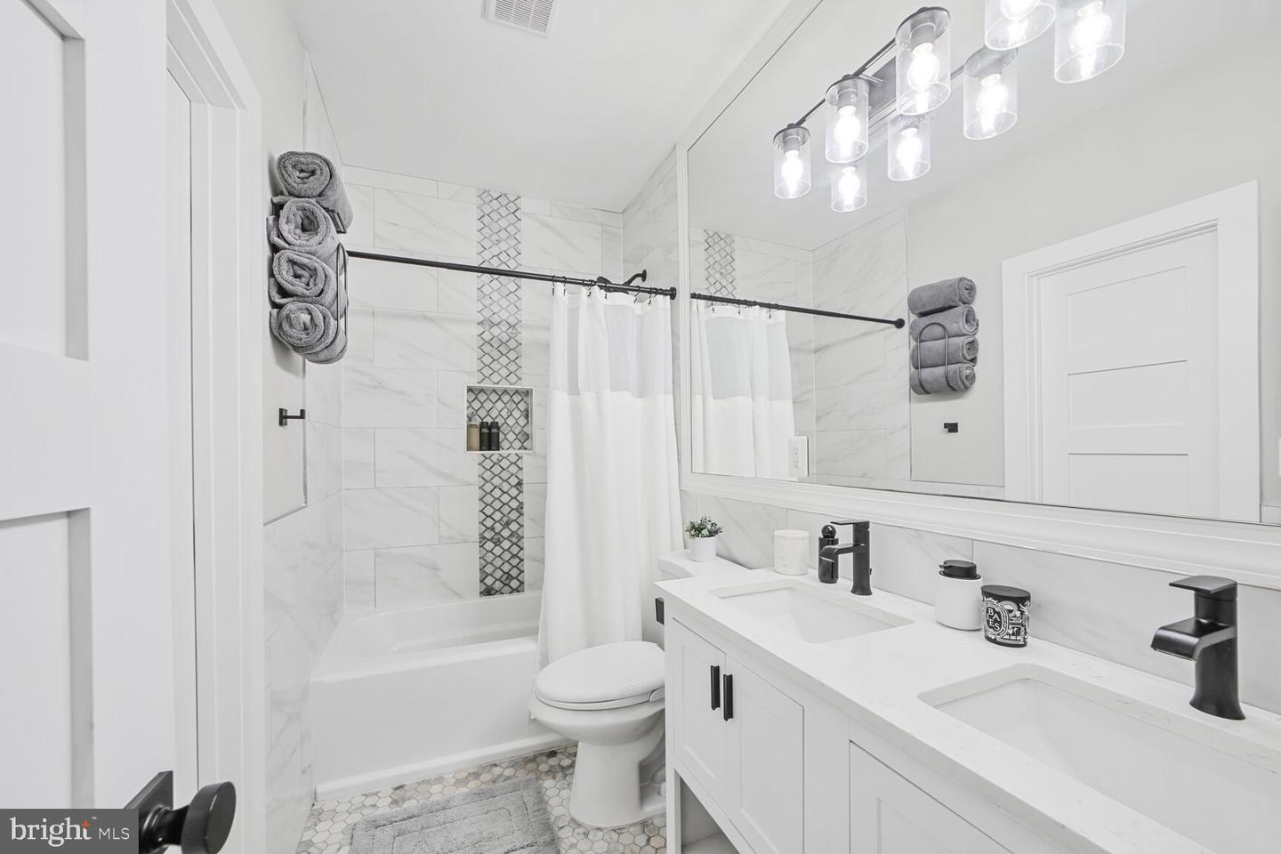 1144 OWEN PL NE #1, WASHINGTON, District Of Columbia 20002, 2 Bedrooms Bedrooms, ,1 BathroomBathrooms,Residential,For sale,1144 OWEN PL NE #1,DCDC2188766 MLS # DCDC2188766