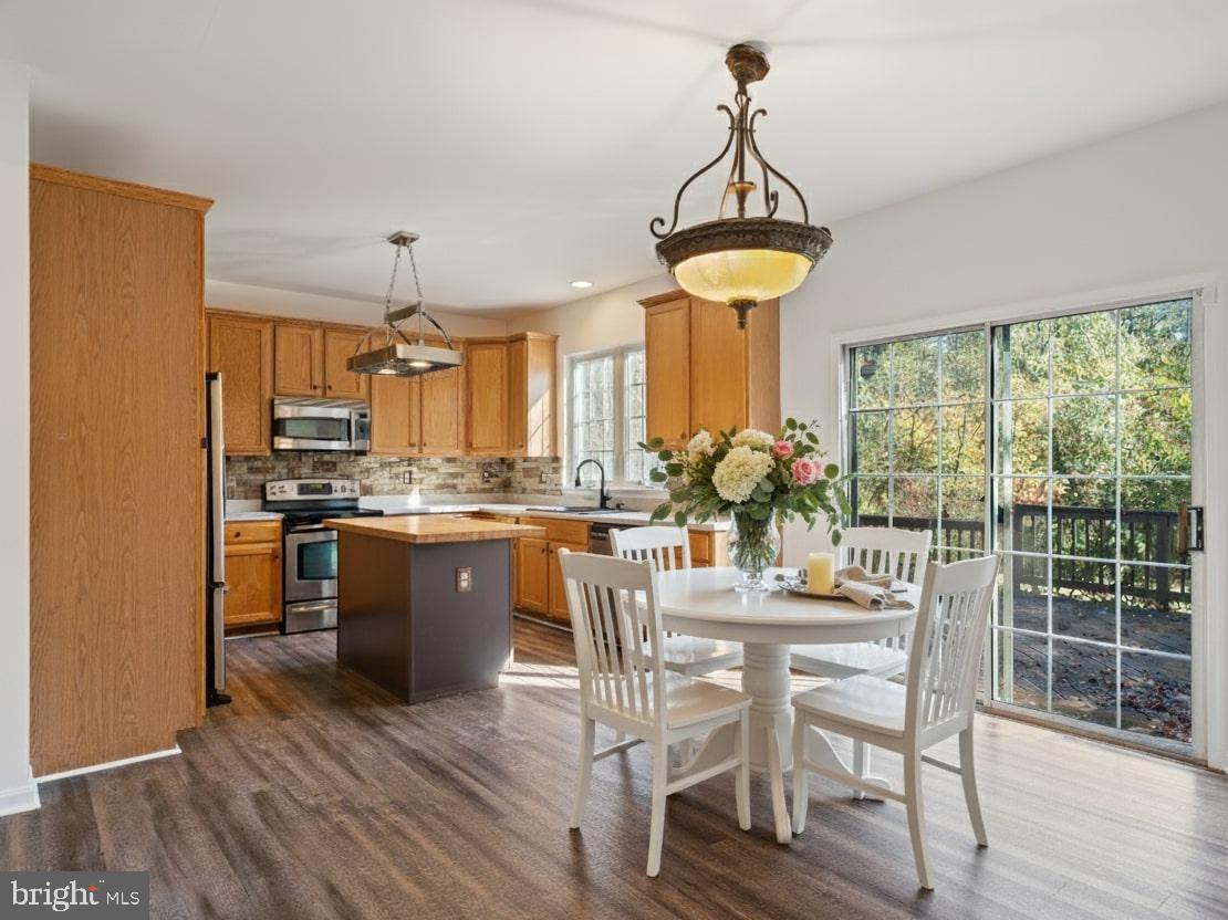 10746 GREENBRIAR LN, SPOTSYLVANIA, Virginia 22553, 5 Bedrooms Bedrooms, ,2 BathroomsBathrooms,Residential,For sale,10746 GREENBRIAR LN,VASP2034708 MLS # VASP2034708 10746 GREENBRIAR LN, SPOTSYLVANIA, Virginia 22553, 5 Bedrooms Bedrooms, ,2 BathroomsBathrooms,Residential,For sale,10746 GREENBRIAR LN,VASP2034708 MLS # VASP2034708