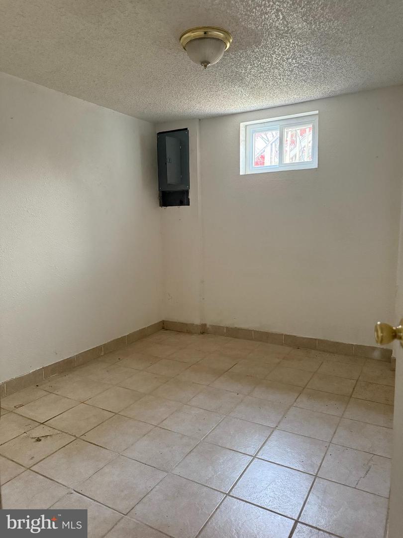 13409 PINETREE DR, WOODBRIDGE, Virginia 22191, 3 Bedrooms Bedrooms, ,1 BathroomBathrooms,Residential,For sale,13409 PINETREE DR,VAPW2103102 MLS # VAPW2103102 13409 PINETREE DR, WOODBRIDGE, Virginia 22191, 3 Bedrooms Bedrooms, ,1 BathroomBathrooms,Residential,For sale,13409 PINETREE DR,VAPW2103102 MLS # VAPW2103102