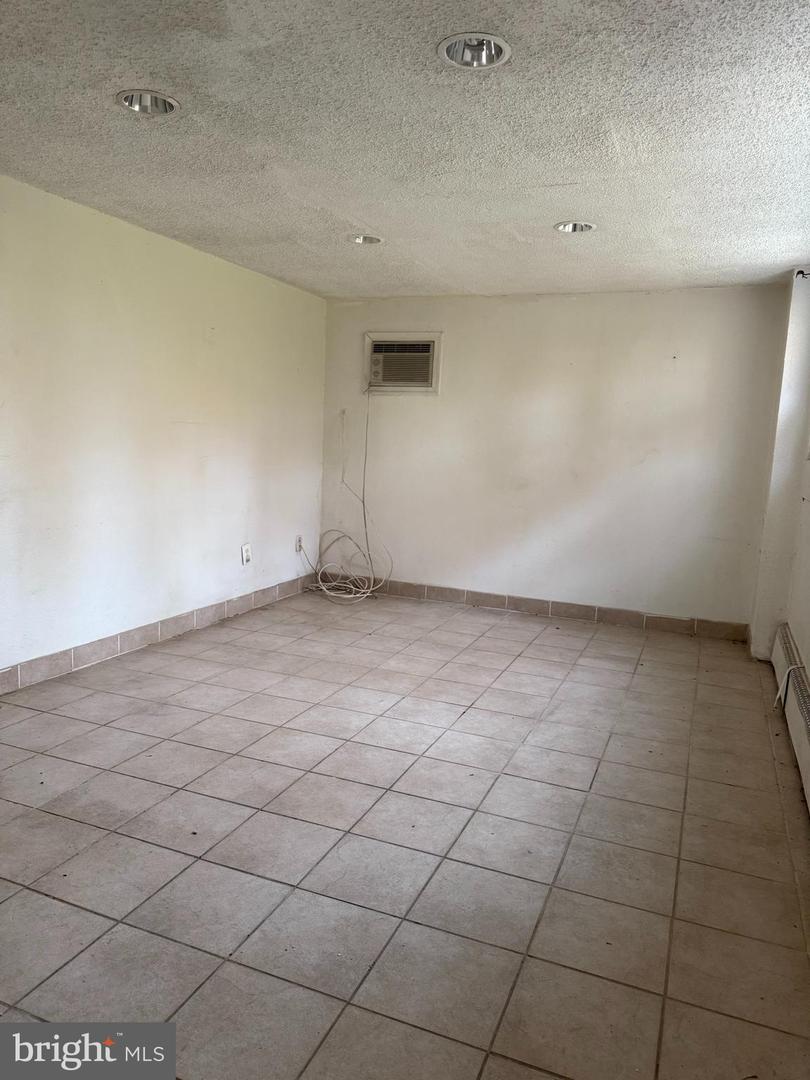 13409 PINETREE DR, WOODBRIDGE, Virginia 22191, 3 Bedrooms Bedrooms, ,1 BathroomBathrooms,Residential,For sale,13409 PINETREE DR,VAPW2103102 MLS # VAPW2103102 13409 PINETREE DR, WOODBRIDGE, Virginia 22191, 3 Bedrooms Bedrooms, ,1 BathroomBathrooms,Residential,For sale,13409 PINETREE DR,VAPW2103102 MLS # VAPW2103102