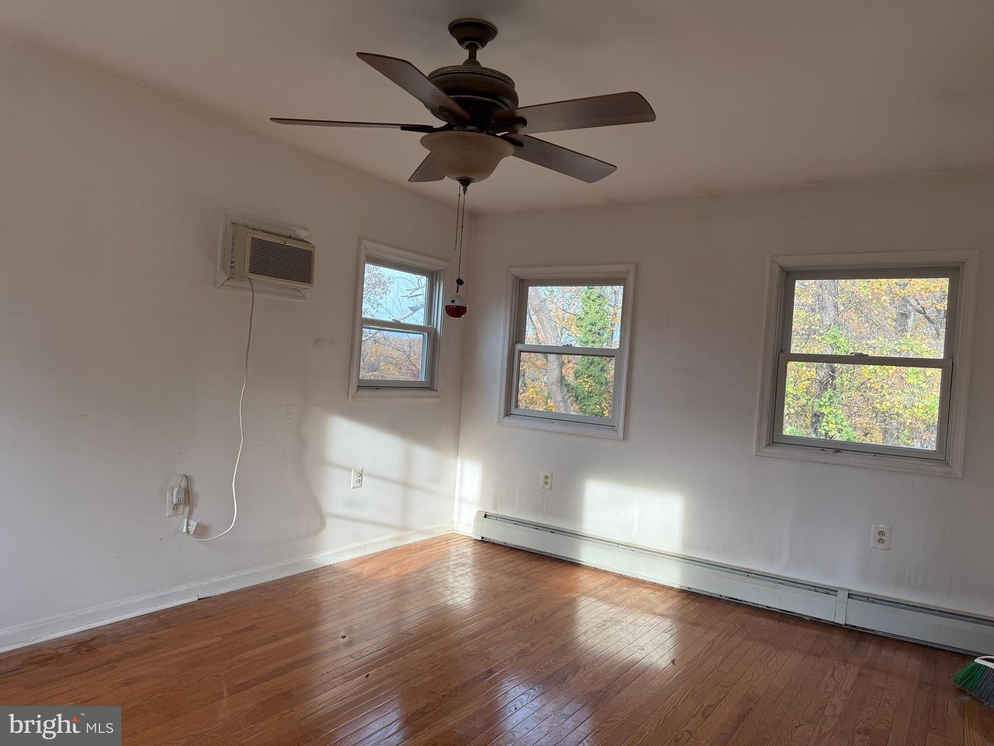 13409 PINETREE DR, WOODBRIDGE, Virginia 22191, 3 Bedrooms Bedrooms, ,1 BathroomBathrooms,Residential,For sale,13409 PINETREE DR,VAPW2103102 MLS # VAPW2103102 13409 PINETREE DR, WOODBRIDGE, Virginia 22191, 3 Bedrooms Bedrooms, ,1 BathroomBathrooms,Residential,For sale,13409 PINETREE DR,VAPW2103102 MLS # VAPW2103102