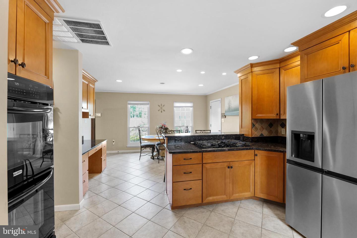6013 PEPCO CT, WOODBRIDGE, Virginia 22193, 3 Bedrooms Bedrooms, 11 Rooms Rooms,3 BathroomsBathrooms,Residential,For sale,6013 PEPCO CT,VAPW2103144 MLS # VAPW2103144