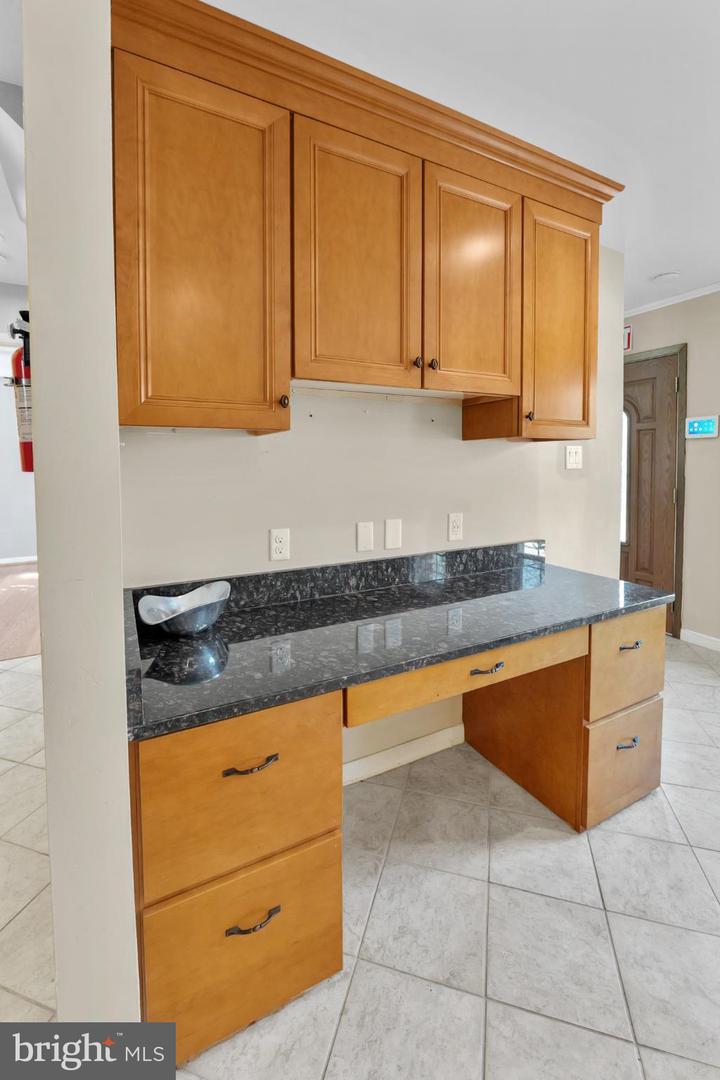 6013 PEPCO CT, WOODBRIDGE, Virginia 22193, 3 Bedrooms Bedrooms, 11 Rooms Rooms,3 BathroomsBathrooms,Residential,For sale,6013 PEPCO CT,VAPW2103144 MLS # VAPW2103144
