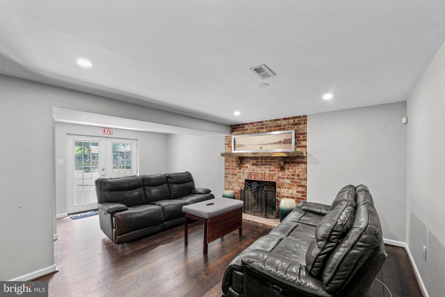 6013 PEPCO CT, WOODBRIDGE, Virginia 22193, 3 Bedrooms Bedrooms, 11 Rooms Rooms,3 BathroomsBathrooms,Residential,For sale,6013 PEPCO CT,VAPW2103144 MLS # VAPW2103144
