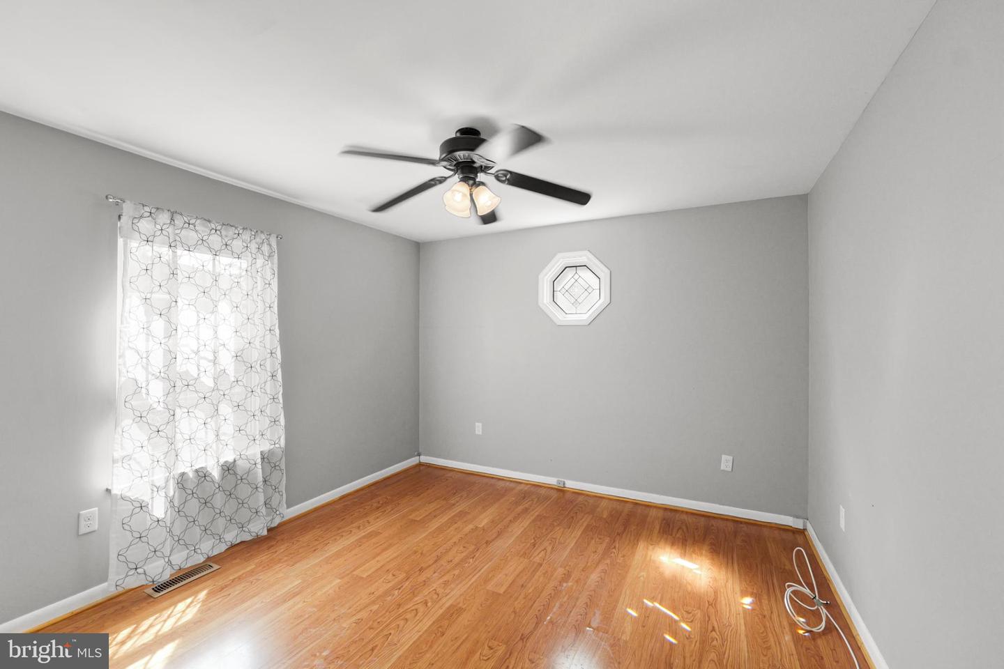 6013 PEPCO CT, WOODBRIDGE, Virginia 22193, 3 Bedrooms Bedrooms, 11 Rooms Rooms,3 BathroomsBathrooms,Residential,For sale,6013 PEPCO CT,VAPW2103144 MLS # VAPW2103144