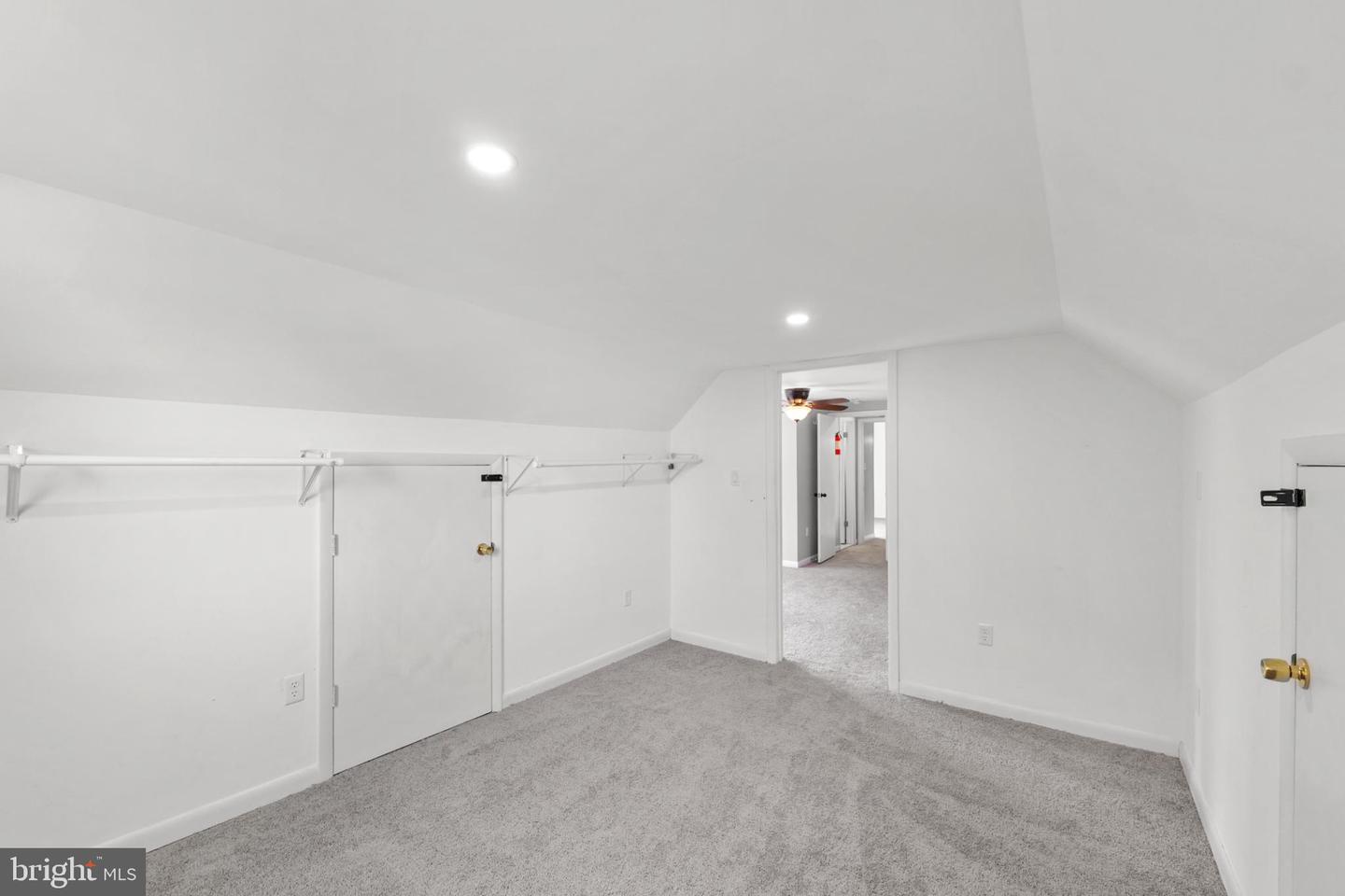 6013 PEPCO CT, WOODBRIDGE, Virginia 22193, 3 Bedrooms Bedrooms, 11 Rooms Rooms,3 BathroomsBathrooms,Residential,For sale,6013 PEPCO CT,VAPW2103144 MLS # VAPW2103144