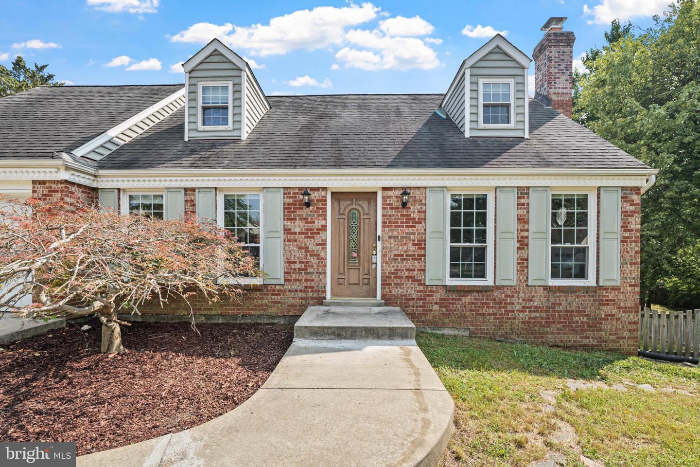 6013 PEPCO CT, WOODBRIDGE, Virginia 22193, 3 Bedrooms Bedrooms, 11 Rooms Rooms,3 BathroomsBathrooms,Residential,For sale,6013 PEPCO CT,VAPW2103144 MLS # VAPW2103144