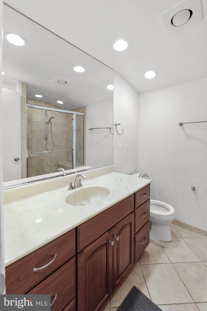 6013 PEPCO CT, WOODBRIDGE, Virginia 22193, 3 Bedrooms Bedrooms, 11 Rooms Rooms,3 BathroomsBathrooms,Residential,For sale,6013 PEPCO CT,VAPW2103144 MLS # VAPW2103144