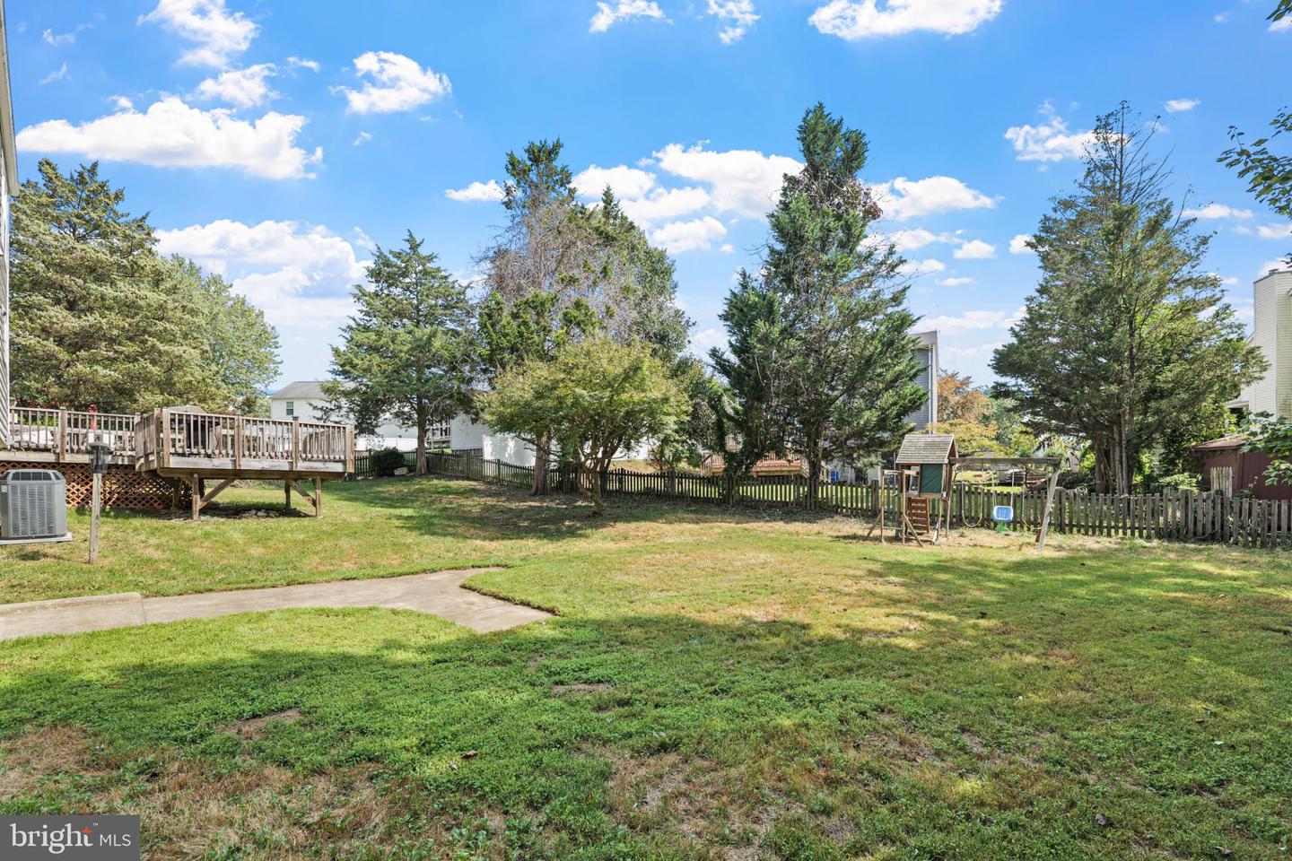 6013 PEPCO CT, WOODBRIDGE, Virginia 22193, 3 Bedrooms Bedrooms, 11 Rooms Rooms,3 BathroomsBathrooms,Residential,For sale,6013 PEPCO CT,VAPW2103144 MLS # VAPW2103144
