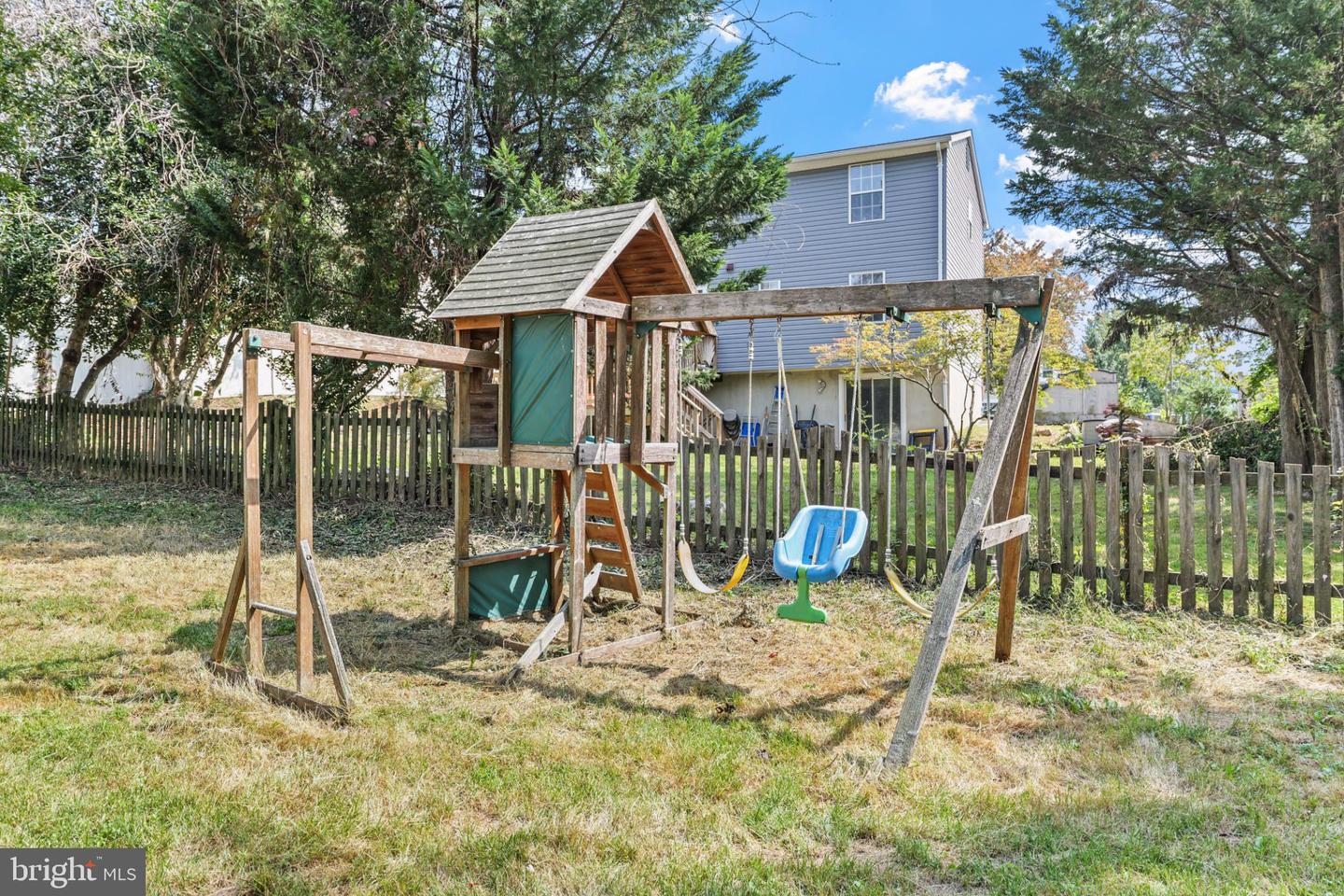 6013 PEPCO CT, WOODBRIDGE, Virginia 22193, 3 Bedrooms Bedrooms, 11 Rooms Rooms,3 BathroomsBathrooms,Residential,For sale,6013 PEPCO CT,VAPW2103144 MLS # VAPW2103144