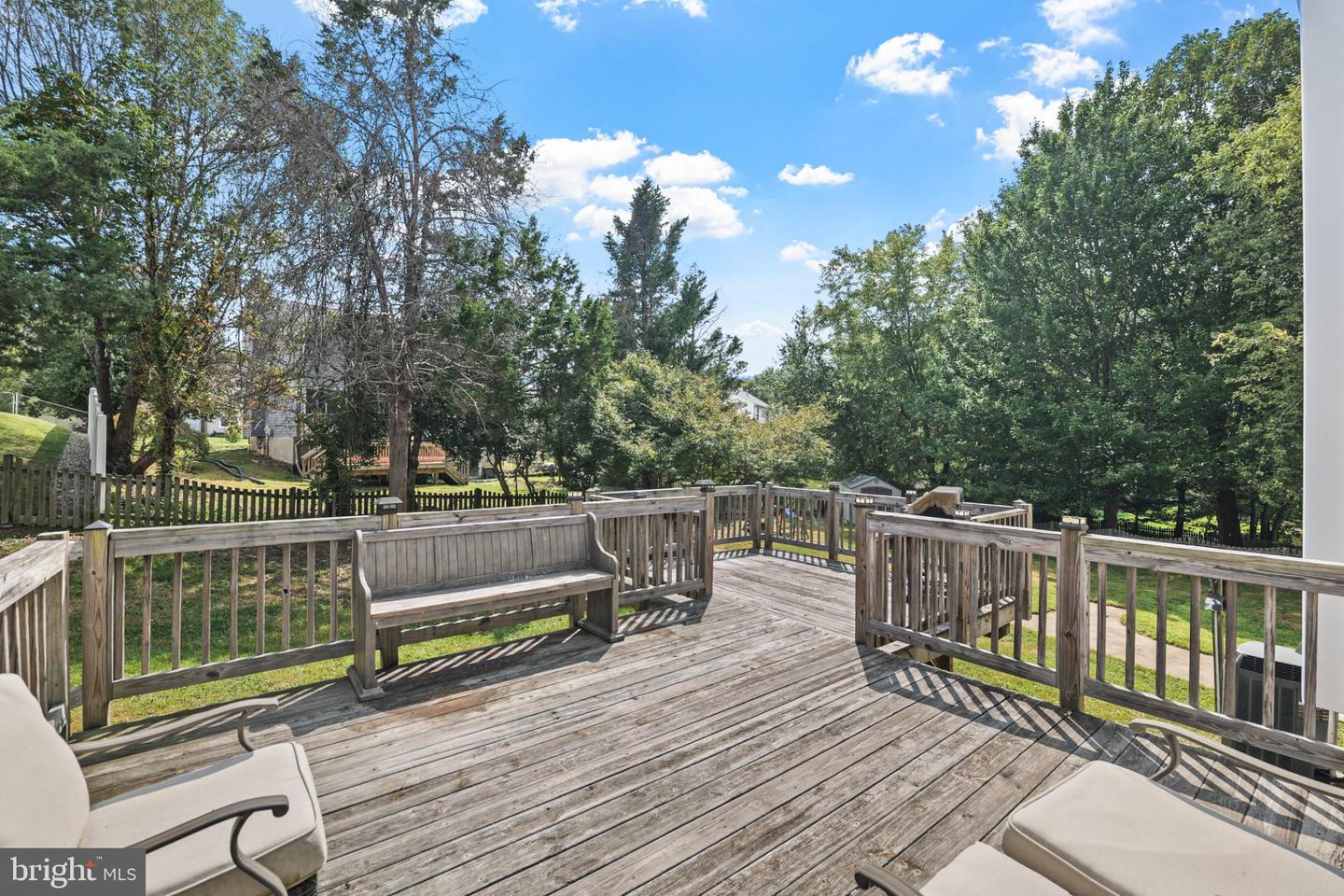 6013 PEPCO CT, WOODBRIDGE, Virginia 22193, 3 Bedrooms Bedrooms, 11 Rooms Rooms,3 BathroomsBathrooms,Residential,For sale,6013 PEPCO CT,VAPW2103144 MLS # VAPW2103144